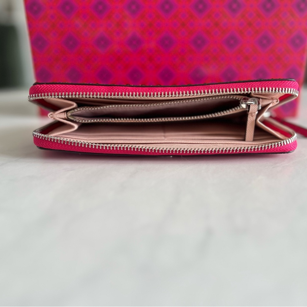 EUC Tory Burch Pink Saffiano Robinson Zip Wallet with Logo - Picture 6 of 7